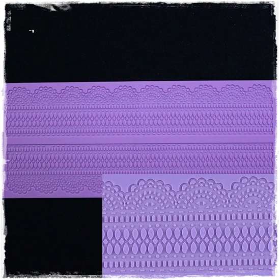 Ophelia Border Lace Mat