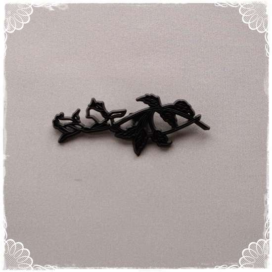 Entwined Roses Patchwork Cutter