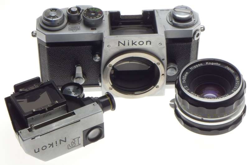 Chrome nikon f 35mm film slr camera photomic meter nikkor-h 1:2 f=50mm kogaku lens