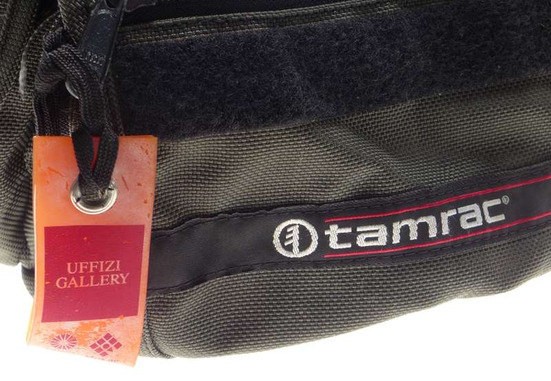 TAMRAC camera case with shoulder strap used - Camera bag