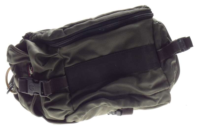 TAMRAC camera case with shoulder strap used - Camera bag