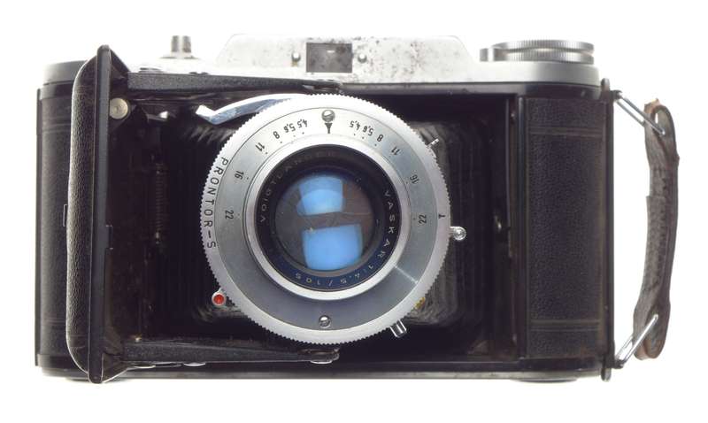 VASKAR 4.5/105mm Voigtlander coated lens Bessa I med. Format camera