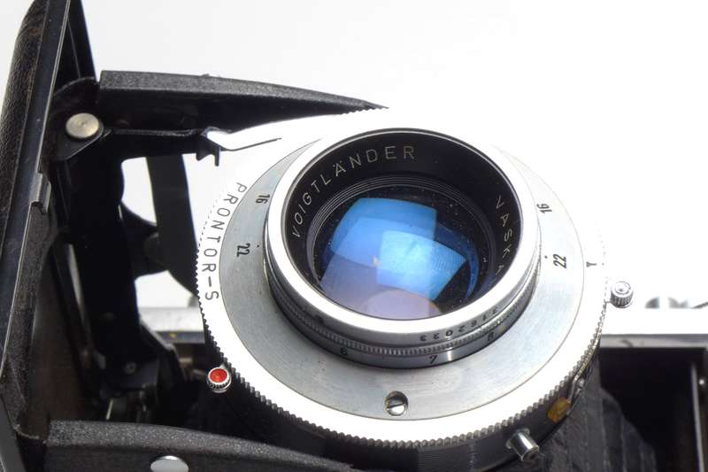 VASKAR 4.5/105mm Voigtlander coated lens Bessa I med. Format camera
