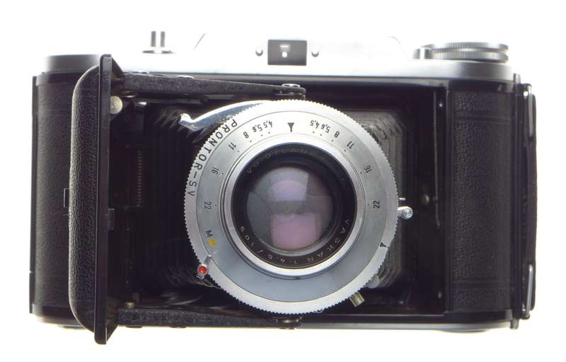 Voigtlander Bessa I vintage folding camera 3.5/105mm VASKAR coated lens