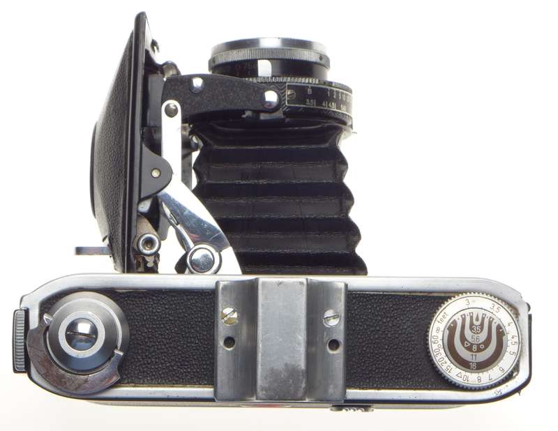 Voigtlander Bessa 66 large format 120 film camera Skopar lens