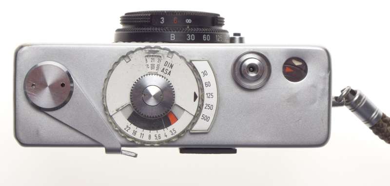 Rollei compact camera Triotar 3.5/40mm Zeiss Lens vintage film - Rollei