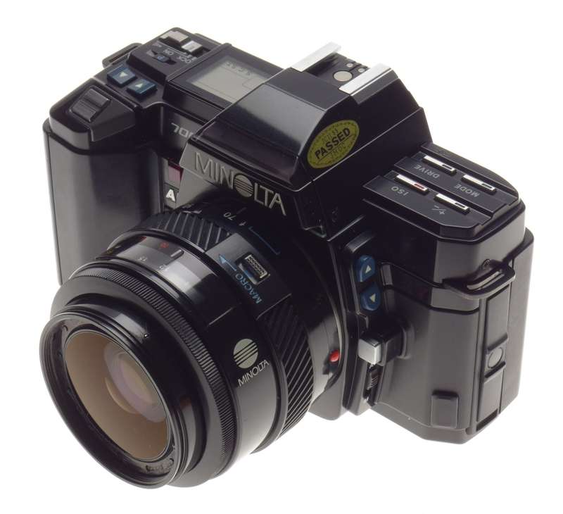 Minolta 7000 AF vintage 35mm film camera Zoom 35-70mm lens
