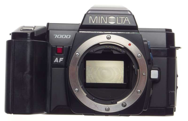 Minolta 7000 AF vintage 35mm film camera Zoom 35-70mm lens