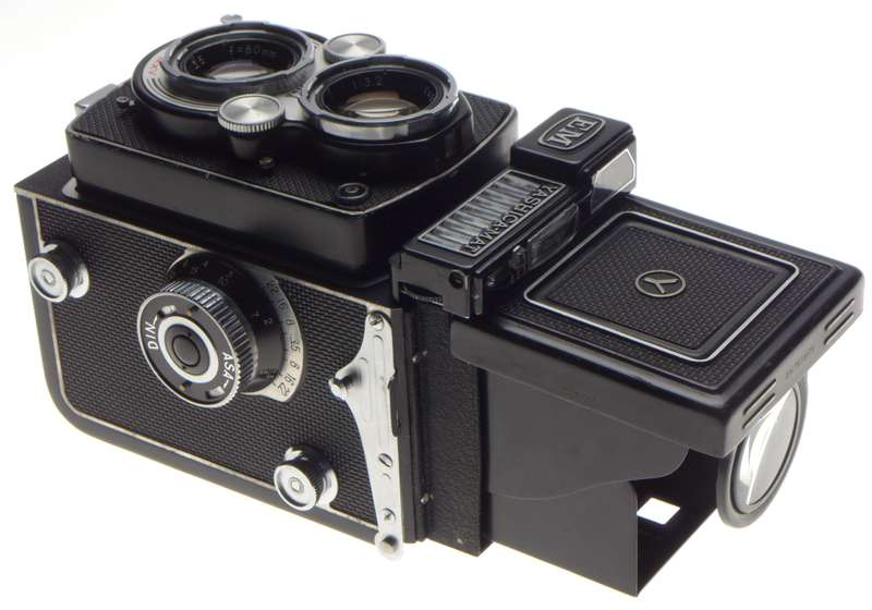 YASHICA-Mat EM Yashinon 3.5 f=80mm TLR camera lens - Yashica