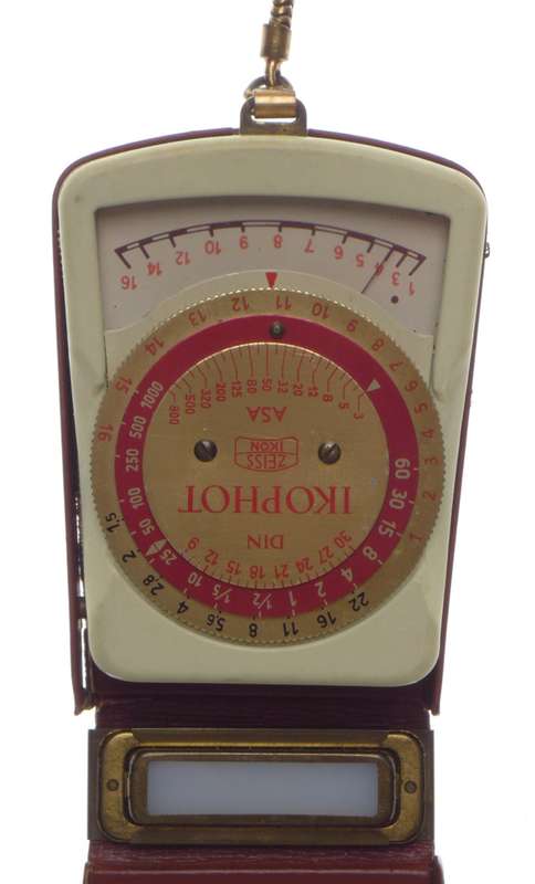 Zeiss IKOPHOT Ikon Vintage light exposure hand held meter cased with chain
