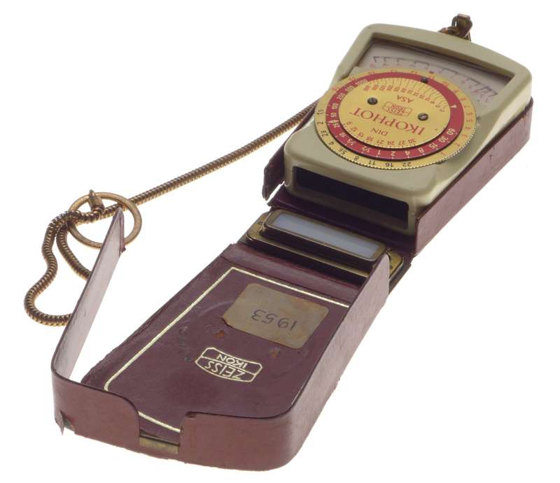 Zeiss IKOPHOT Ikon Vintage light exposure hand held meter cased with chain