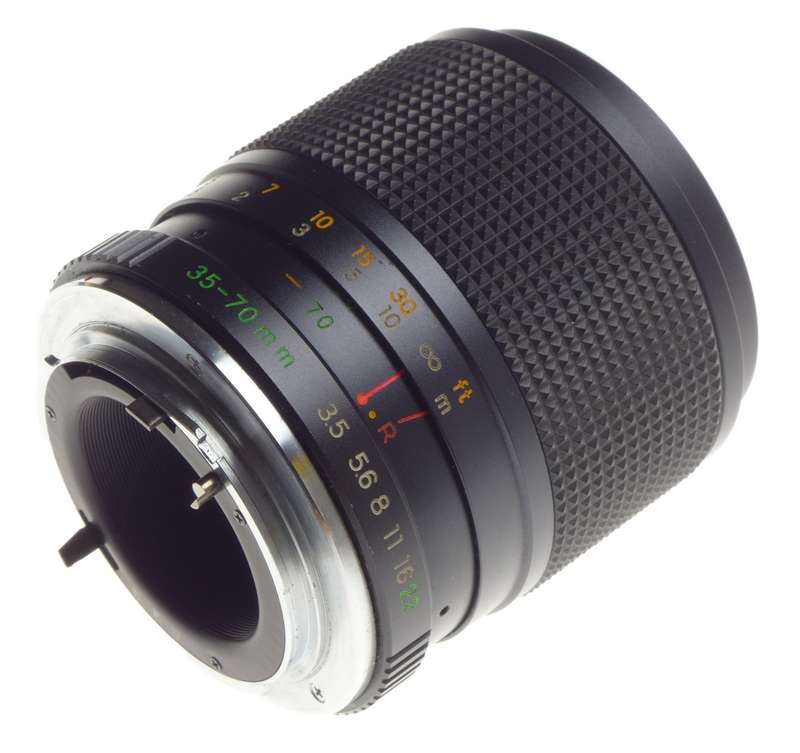 YASHICA Lens MC Zoom 35-70mm 1:3.5-4.5 Hood and caps SLR Vintage lens