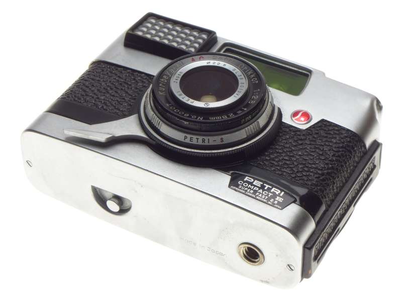 Petri Compact E Super-Fast 2.8 Kuribayashi Orikkor f=28mm lens