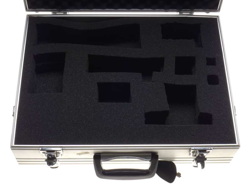 Aluminium camera flight case foam padded lightly used - No Name