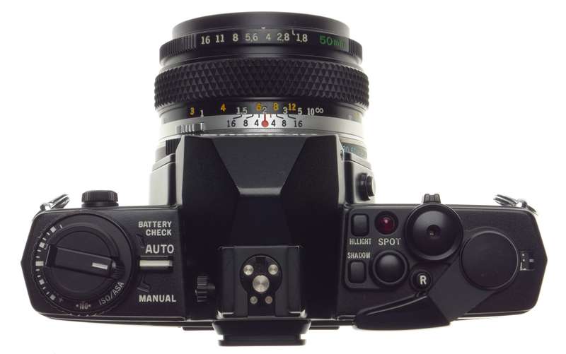Olympus OM-4 Ti Black SLR 35mm Titanium film camera 1.8/50mm Zuiko kit