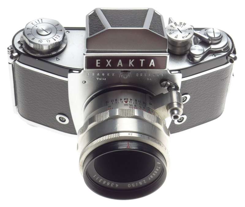 EXAKTA Carl Zeiss TESSAR 2/58 lens f=58mm cased SLR vintage 35mm classic film camera clean