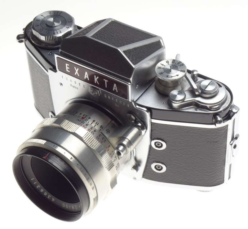 EXAKTA Carl Zeiss TESSAR 2/58 lens f=58mm cased SLR vintage 35mm classic film camera clean