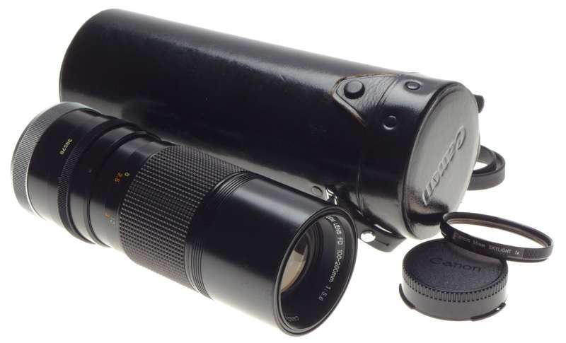CANON Zoom Lens FD 100-200mm 1:5.6 for 35mm SLR vintage classic film camera cap and case