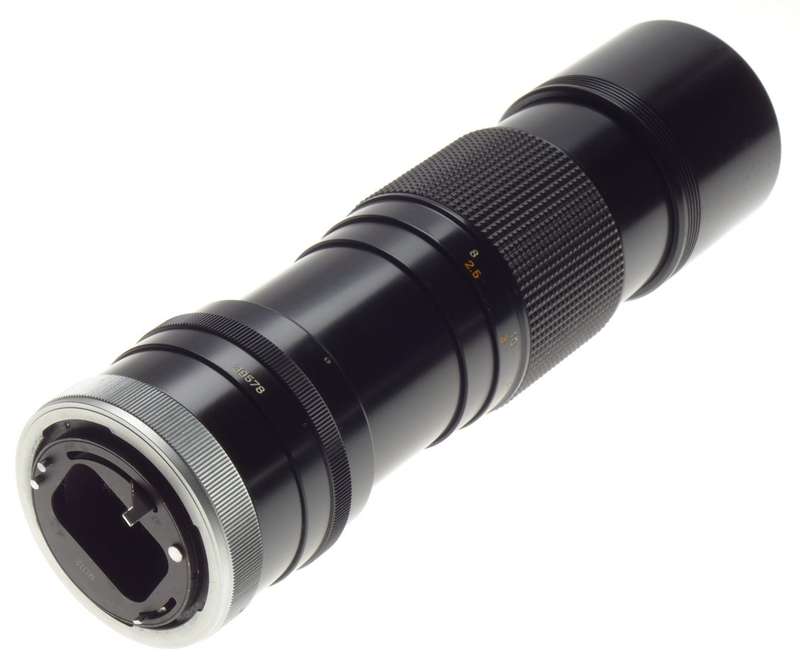 CANON Zoom Lens FD 100-200mm 1:5.6 for 35mm SLR vintage classic film camera cap and case