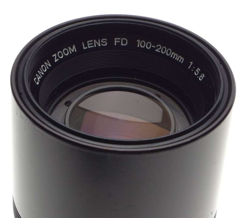 CANON Zoom Lens FD 100-200mm 1:5.6 for 35mm SLR vintage classic film camera cap and case