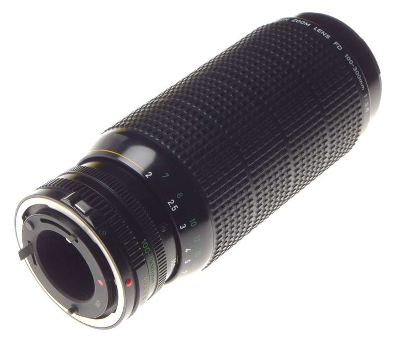 Canon FD 100-300mm Macro Zoom lens 1:5.6 in MINT condition with perfect glass caps included