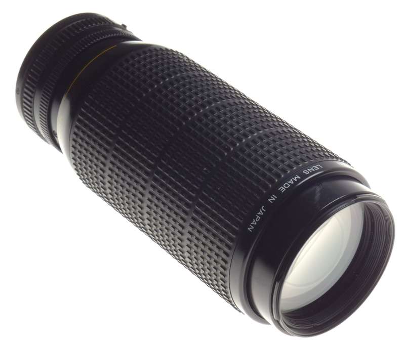 Canon FD 100-300mm Macro Zoom lens 1:5.6 in MINT condition with perfect glass caps included