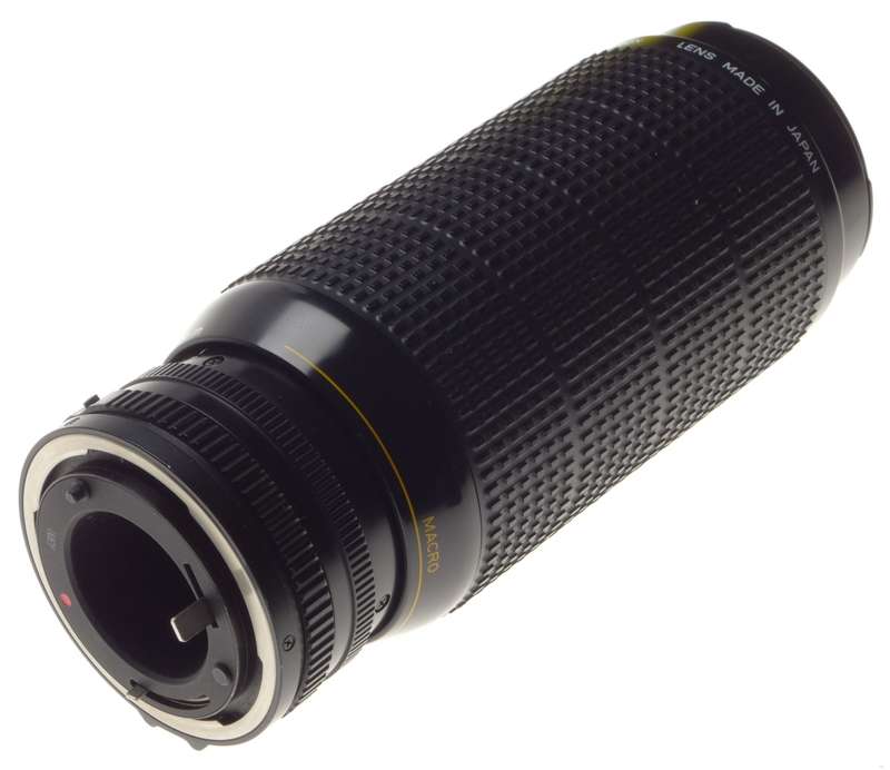Canon FD 100-300mm Macro Zoom lens 1:5.6 in MINT condition with perfect glass caps included