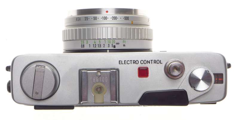Minolta Hi-Matic E Viewfinder film 35mm camera 1.7/40mm Rokkor-QF