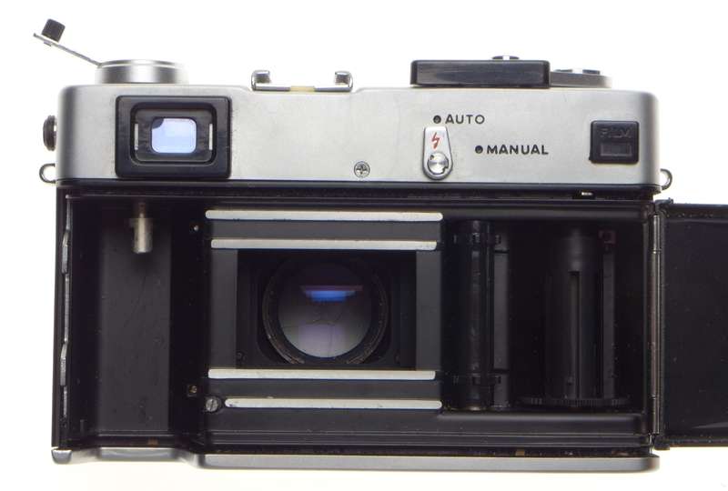 Minolta Hi-Matic E Viewfinder film 35mm camera 1.7/40mm Rokkor-QF