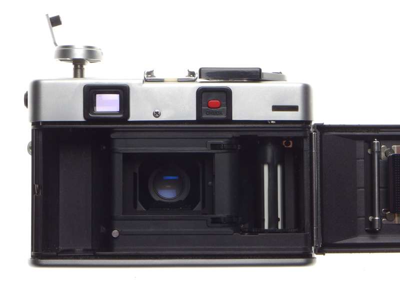Minolta Hi-Matic F Shooter 2.7 f=38mm ROKKOR cased film camera - Minolta
