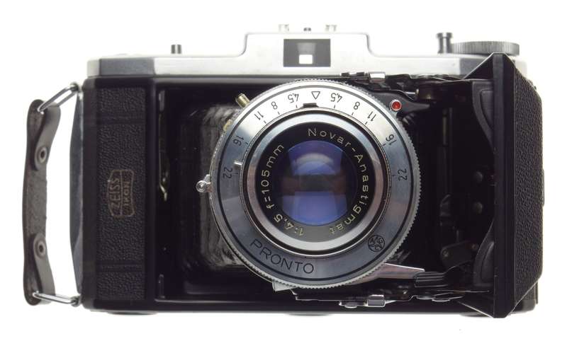 Nettar Novar-Anastigmat 4.5 f=105mm Medium format Zeiss Folding type