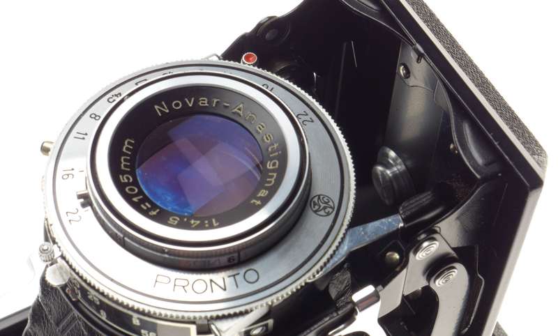 Nettar Novar-Anastigmat 4.5 f=105mm Medium format Zeiss Folding type