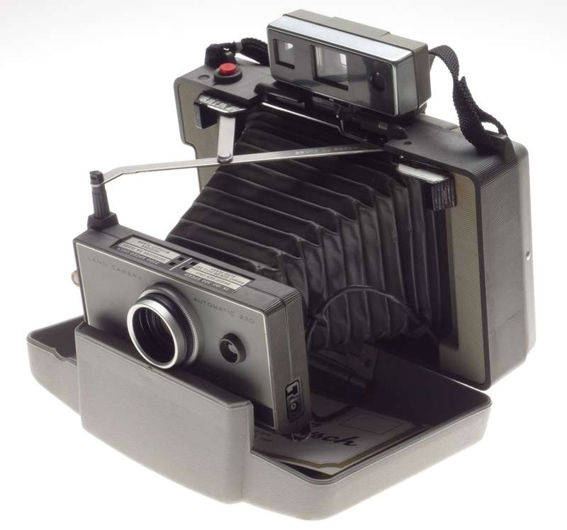 Polaroid Vintage Land Classic Camera instant film Automatic 230