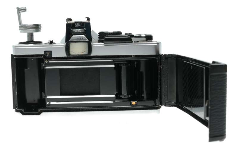 Olympus OM-2N 35mm SLR Film Camera MC Auto-Zoom 1:4 f=35-70