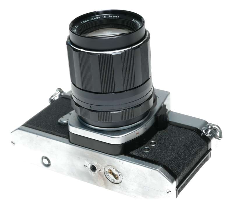 Pentax SP Spotmatic SLR Camera Super Takumar 1:2.8/105 Tele Lens