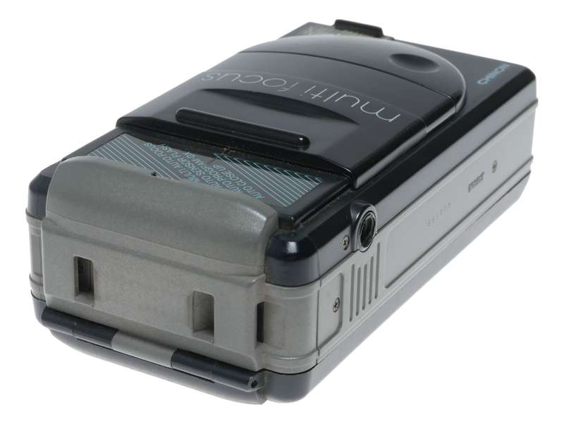 Chinon Auto 3001 Multi Focus Compact Point Shoot Film Camera 1:2.8 f=35mm