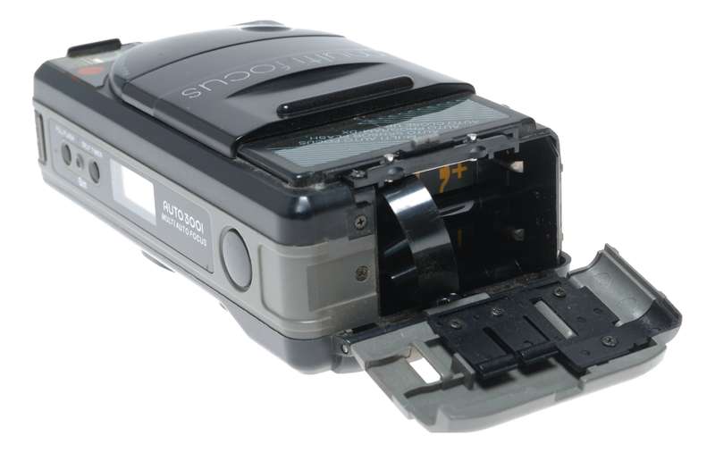 Chinon Auto 3001 Multi Focus Compact Point Shoot Film Camera 1:2.8 f=35mm