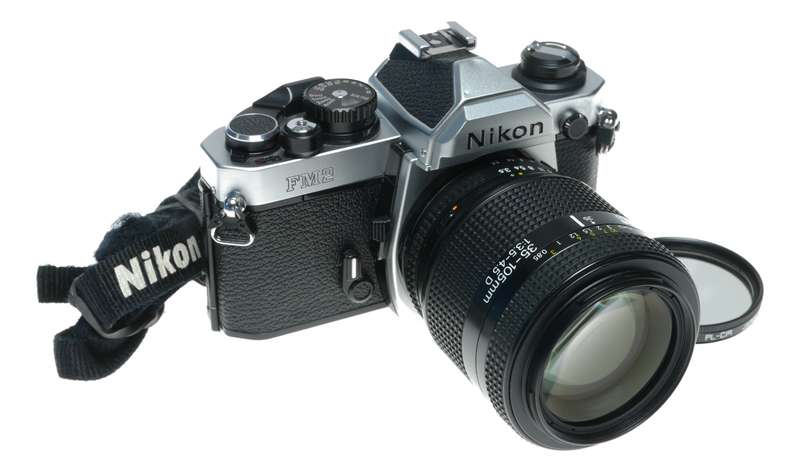 Nikon FM2 N 35mm Film SLR Camera AF Zoom Nikkor 1:3.5-4.5 35-105