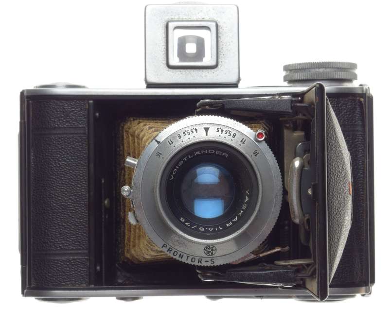 VOIGTLANDER Bessa 66 vintage film camera Vaskar 1:4.5 f=75mm lens Prontor-S shutter - Voigtlander