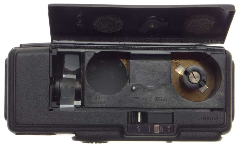 MINOLTA 16 QT vintage antique spy camera compact strap box manual excellent condition
