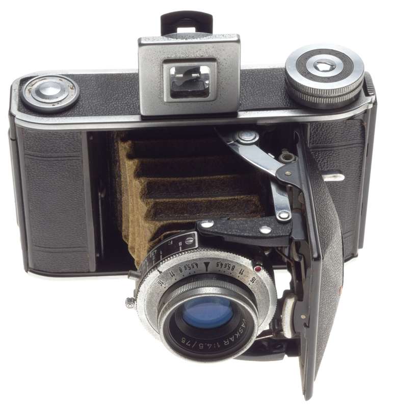 VOIGTLANDER Bessa 66 vintage film camera Vaskar 1:4.5 f=75mm lens Prontor-S shutter - Voigtlander