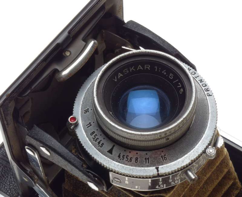 VOIGTLANDER Bessa 66 vintage film camera Vaskar 1:4.5 f=75mm lens Prontor-S shutter - Voigtlander
