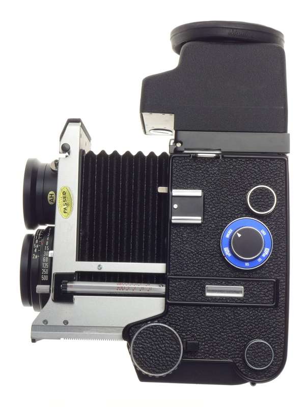 MAMIYA C330 Professional F medium format TLR film camera MINT 2.8 f=80mm lens - Mamiya