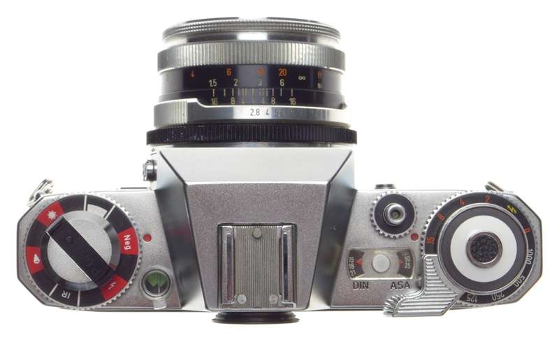 IKAREX 35 S Zeiss Ikon TESSAR 2.8/50 lens SLR German camera f=50mm coated vintage glass