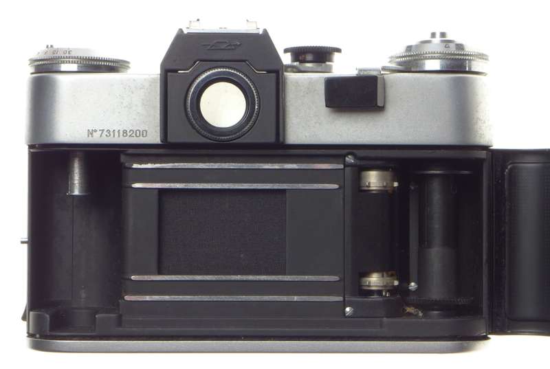 Zenith-E 35mm vintage Russian SLR camera body only well used condition