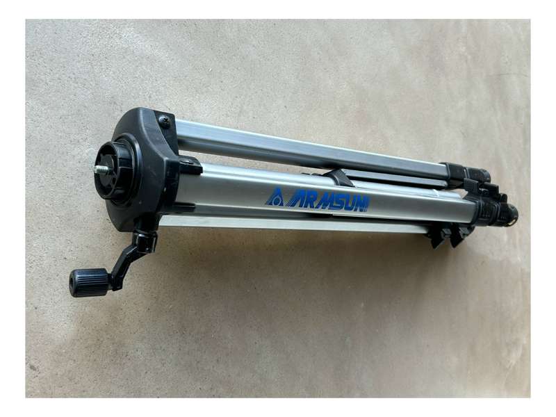 ARMSUN light weight camera tripod compact used as is