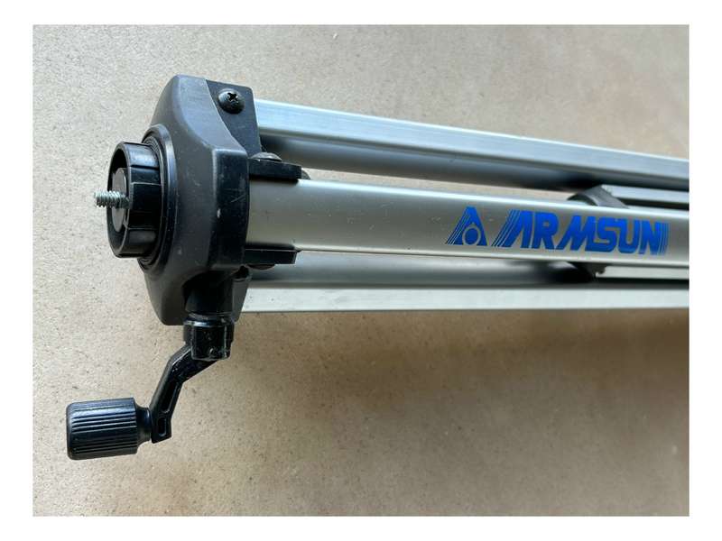 ARMSUN light weight camera tripod compact used as is
