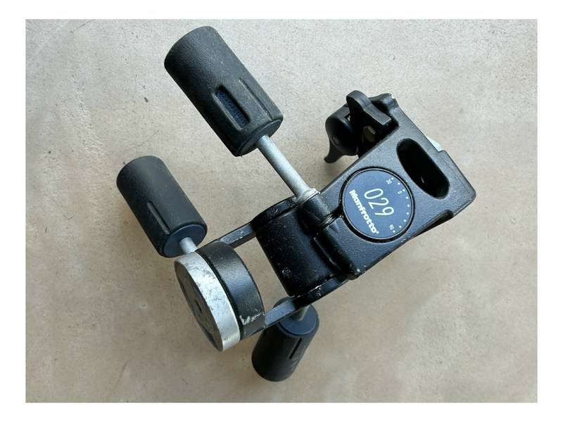 Manfrotto 029 tripod 3 way locking head used condition