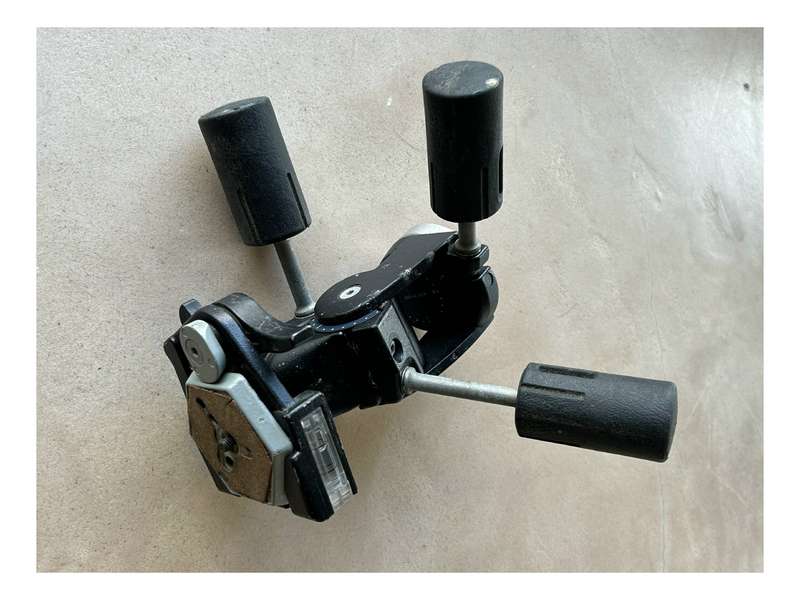 Manfrotto 029 tripod 3 way locking head used condition
