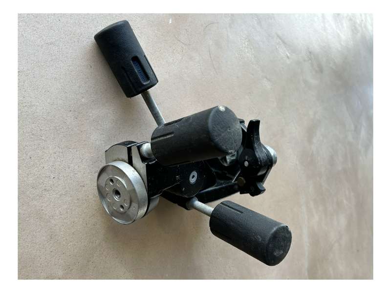 Manfrotto 029 tripod 3 way locking head used condition